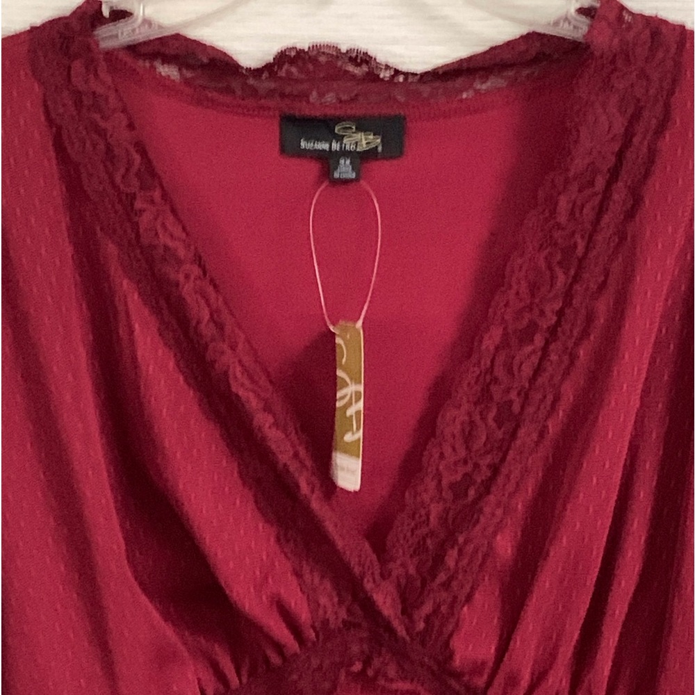 Suzanne Betro V-Neck Dress Blouse.  Size 3X - Picture 4 of 10